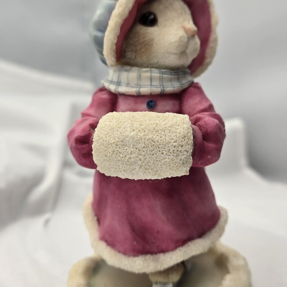 Enesco My Blushing Bunnies Ice Skating Holiday vntg Resin figurine Pink - Picture 7 of 11
